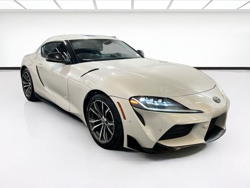 Used 2021 Toyota Supra w/ Safety & Technology Package RWD image 3