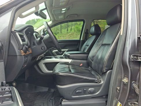 Used 2016 Nissan Titan SL AWD/4WD image 13