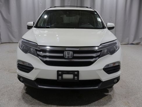 Used 2017 Honda Pilot Touring image 9