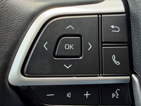Used 2022 Toyota Highlander XLE AWD/4WD image 20