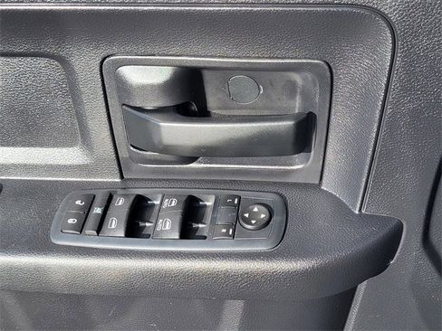 Used 2016 RAM 3500 Tradesman w/ Chrome Appearance Group image 14