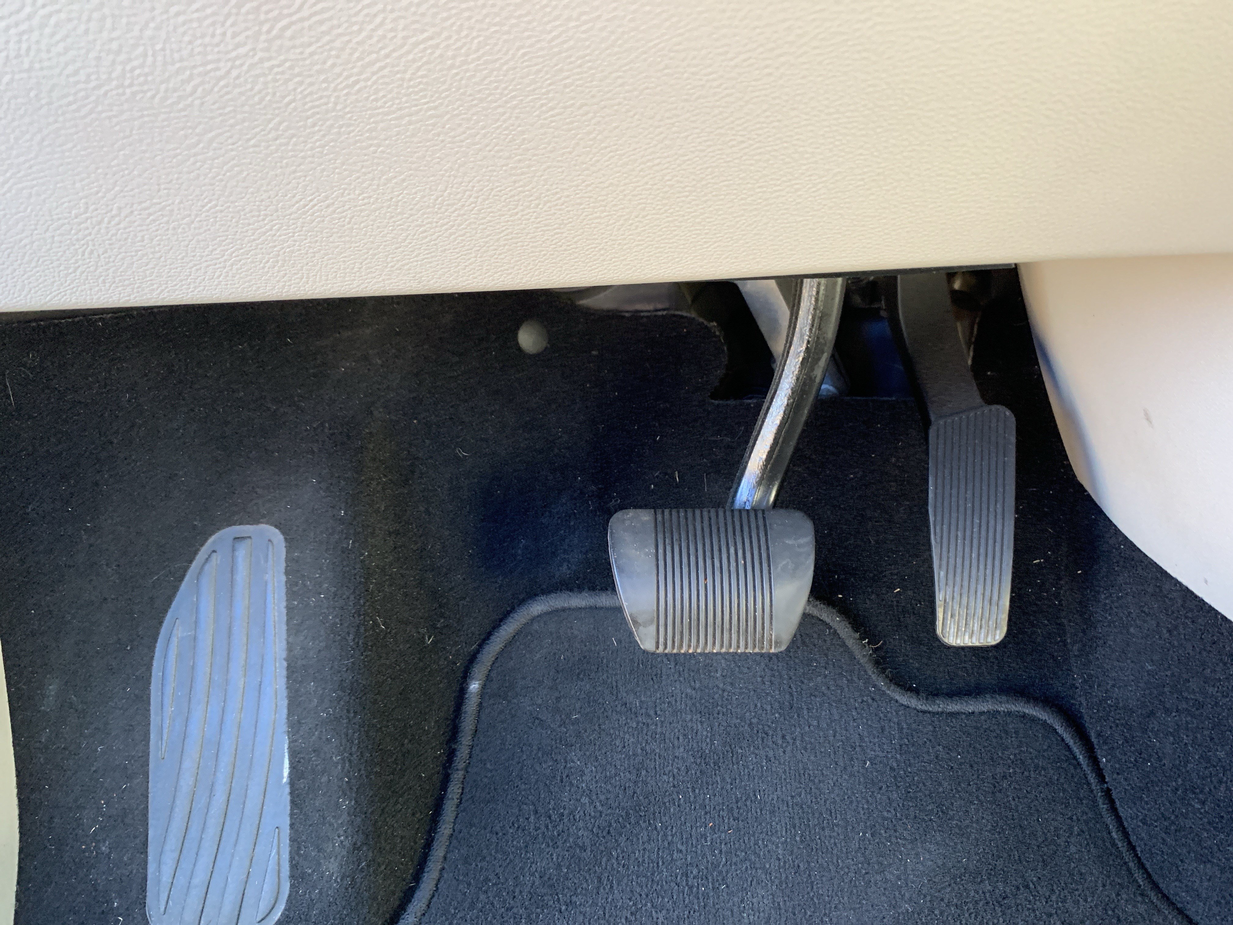 Used 2019 Chrysler Pacifica Touring-L Plus w/ Advanced Safetytec Group FWD image 17