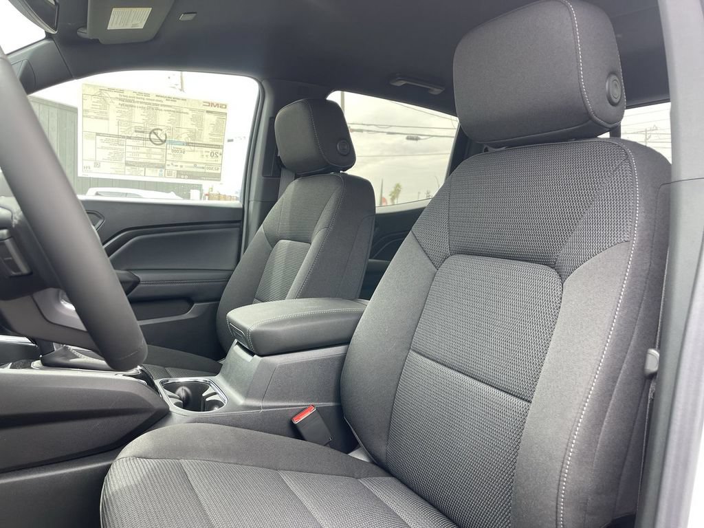 New 2026 GMC Canyon Elevation w/ Convenience Package RWD image 19