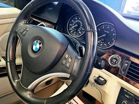 Used 2011 BMW 335i Convertible image 38