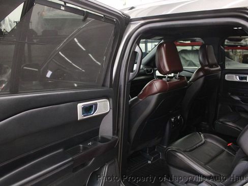 Used 2020 Ford Explorer Platinum w/ Premium Technology Package AWD/4WD image 30