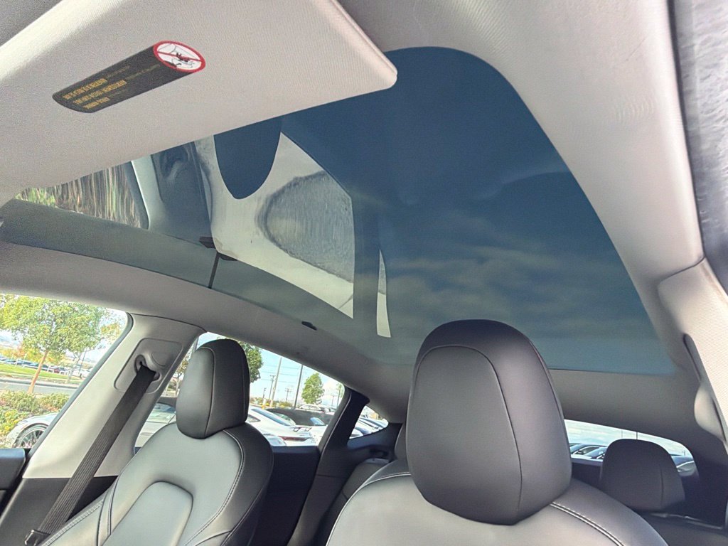 Used 2021 Tesla Model Y Long Range AWD/4WD image 24