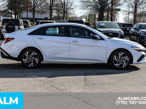 Used 2025 Hyundai Elantra Sport FWD image 10