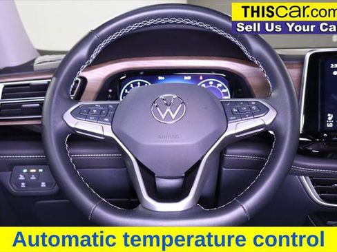 Used 2025 Volkswagen Atlas SE FWD image 14
