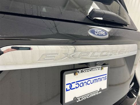 Used 2023 Ford Explorer 4WD image 26