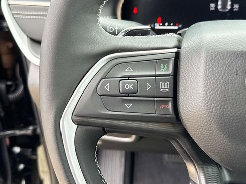 New 2025 Jeep Grand Cherokee Altitude RWD image 17