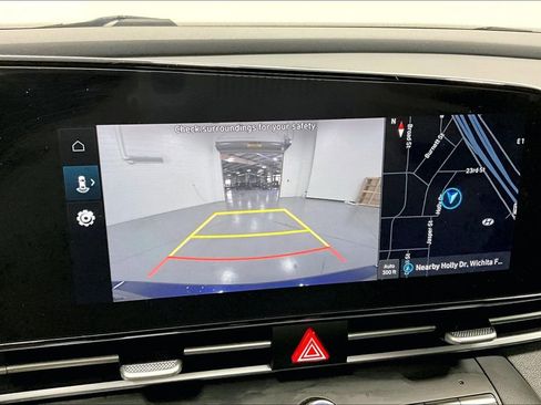 Used 2023 Hyundai Elantra SEL w/ Convenience Package image 29