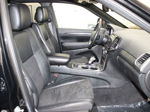 Used 2022 Jeep Grand Cherokee Laredo X image 16