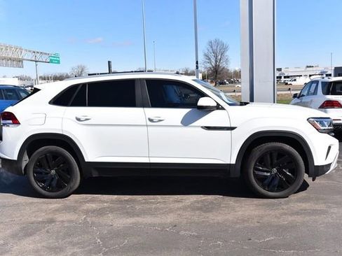 Certified 2023 Volkswagen Atlas Cross Sport SE w/ Panoramic Sunroof Package image 5