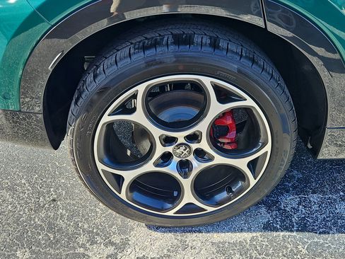 Used 2024 Alfa Romeo Tonale Veloce image 5