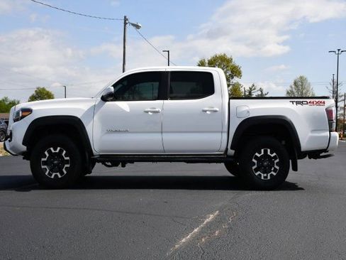 Used 2023 Toyota Tacoma TRD Off-Road w/ Advanced Technology Package image 4