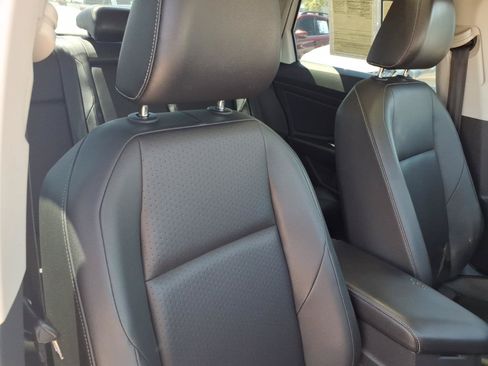 Used 2019 Volkswagen Jetta SE FWD image 12