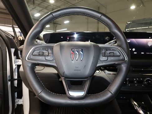 Certified 2024 Buick Envista Preferred w/ Convenience I Package image 10