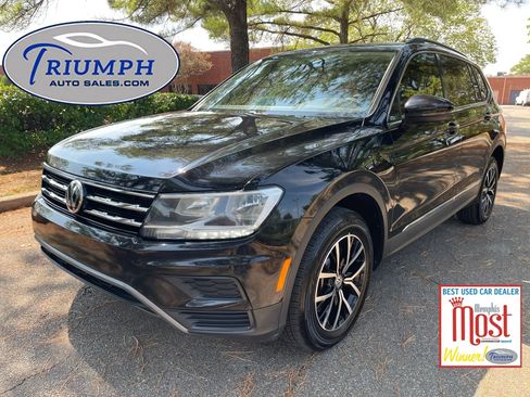 Used 2021 Volkswagen Tiguan SE image 1