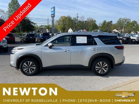 Used 2025 Nissan Pathfinder SL AWD/4WD image 52