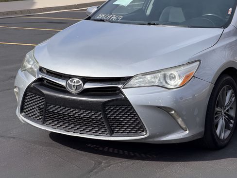 Used 2015 Toyota Camry SE FWD image 9