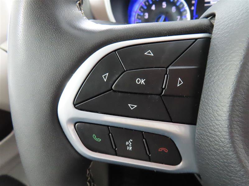 Used 2023 Chrysler Voyager LX FWD image 22
