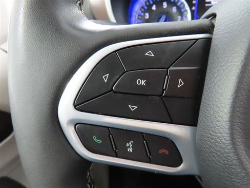 Used 2023 Chrysler Voyager LX FWD image 22