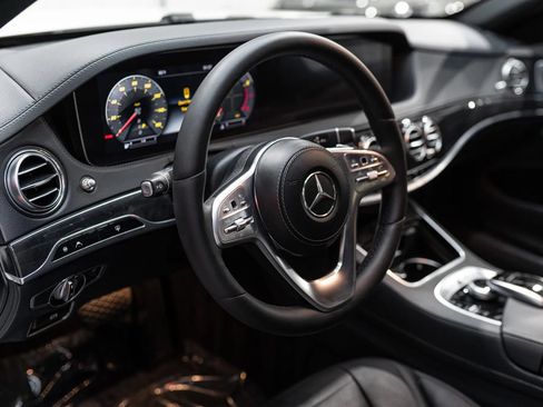 Used 2019 Mercedes-Benz S 560 Sedan image 25