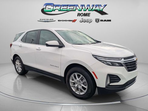 Used 2024 Chevrolet Equinox LT FWD image 2