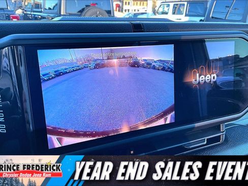 Used 2025 Jeep Wrangler Sport S image 18