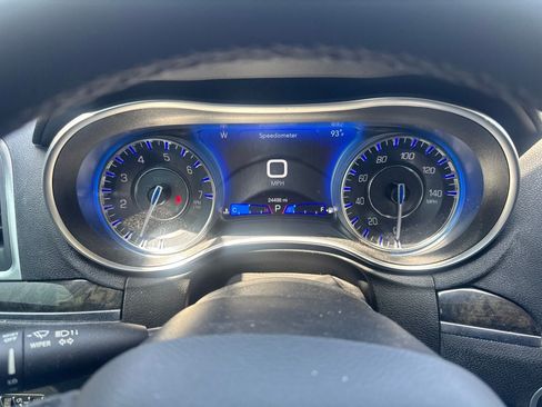 Used 2023 Chrysler 300 Touring L w/ Popular Equipment Group RWD image 14