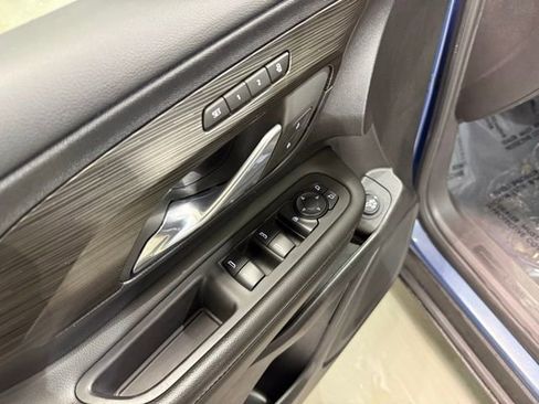 Certified 2024 GMC Terrain SLT w/ Tech Package image 11