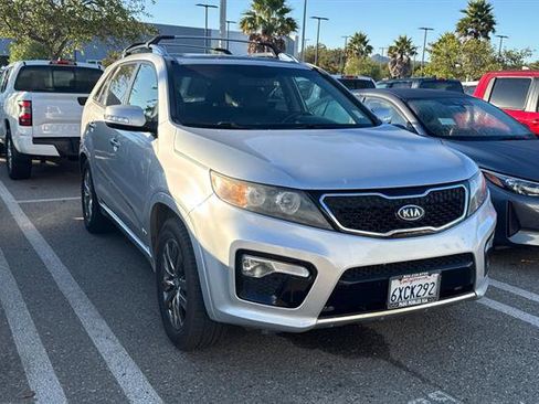 Used 2012 Kia Sorento SX w/ SX Premium Pkg image 2