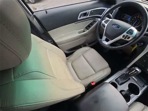 Used 2014 Ford Explorer XLT w/ Equipment Group 202A image 15