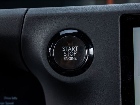 Used 2025 Lexus GX 550 image 23