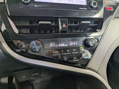 Used 2023 Toyota Camry SE FWD image 17