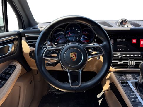 Used 2020 Porsche Macan AWD/4WD image 12