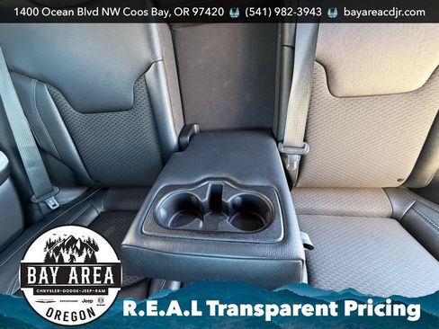 Used 2024 Jeep Compass Latitude AWD/4WD image 25