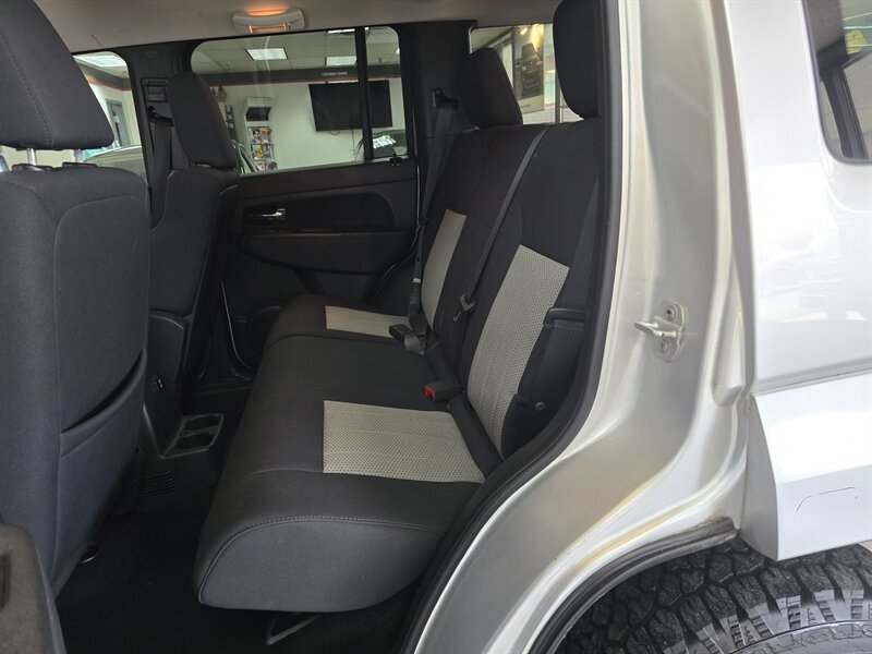 Used 2009 Jeep Liberty Sport w/ Popular Equipment Group AWD/4WD image 12