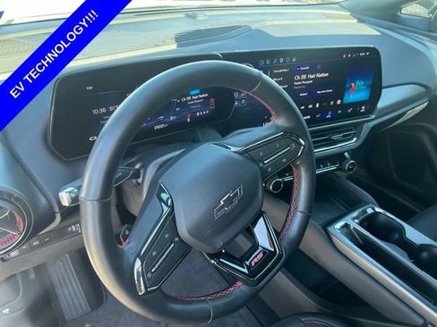 Used 2024 Chevrolet Equinox EV RS FWD image 9
