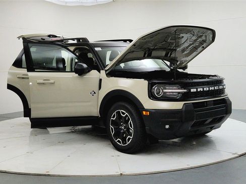 New 2025 Ford Bronco Sport Outer Banks w/ Outer Banks Tech Package+ image 10