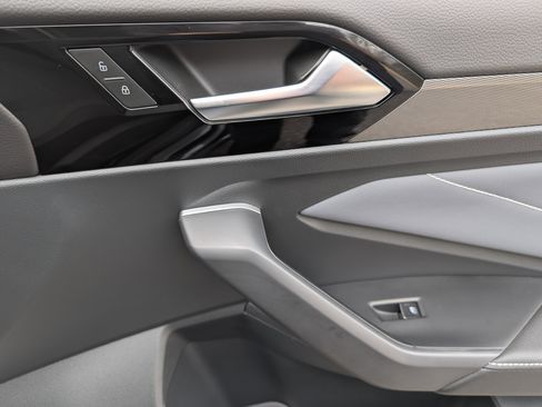 Used 2025 Volkswagen Jetta SEL image 22