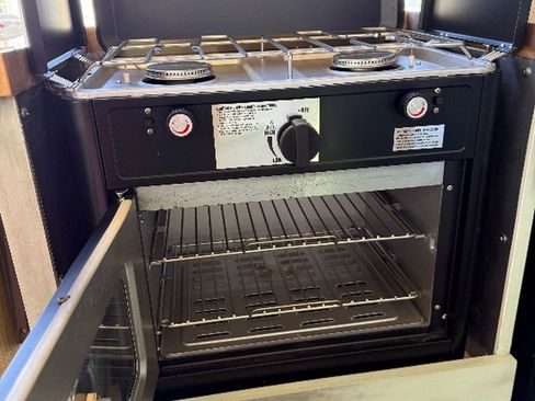 Used 2024 Ford Transit 250 148 Medium Roof Extended AWD w/ Load Area Protection Package image 33