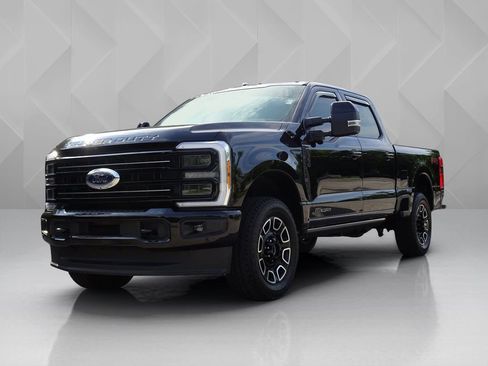Used 2025 Ford F350 Platinum AWD/4WD image 1