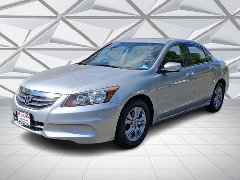 Used 2012 Honda Accord LX image 4