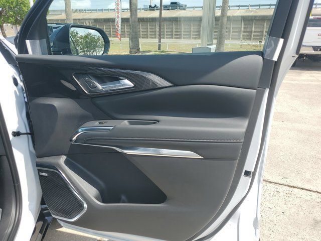 New 2026 Chevrolet Traverse High Country w/ LPO, Floor Liner Package FWD image 8