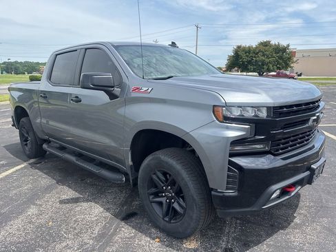 Used 2019 Chevrolet Silverado 1500 LT Trail Boss w/ Convenience Package AWD/4WD image 3