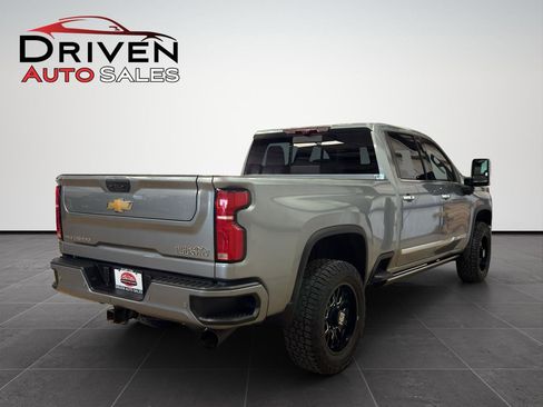 Used 2024 Chevrolet Silverado 2500 High Country w/ High Country Premium Package AWD/4WD image 8