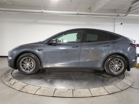 Used 2020 Tesla Model Y Long Range image 7