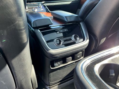 Used 2018 Lincoln Navigator Reserve w/ Technology Package image 25