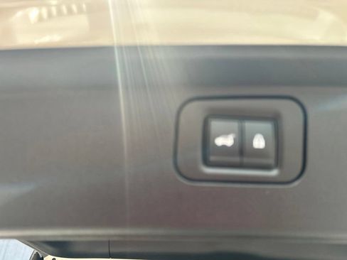 Certified 2025 Nissan Armada Platinum RWD image 32